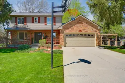 26 HERITAGE Court, Strathroy-Caradoc, ON N7G 3Y6
