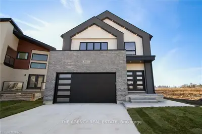 1625 Bob Schram Way, London North, On N6g 3k2