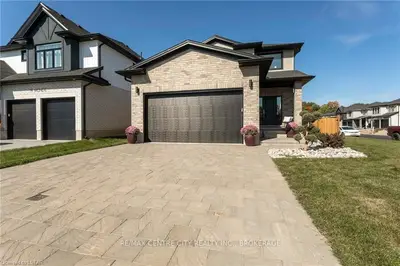 21 Mcneil Street, Strathroy-caradoc, On N0l 1w0
