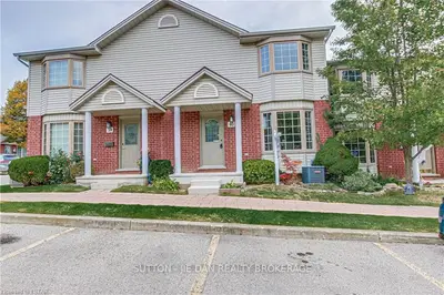 70 Chapman Court 40, London North, On N6g 4z4