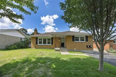 215 Burlington Street, London South, On N5v 3w3