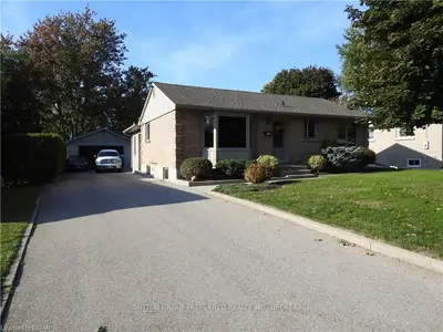 1017 Sovereign Road, Woodstock, On N4s 5p1