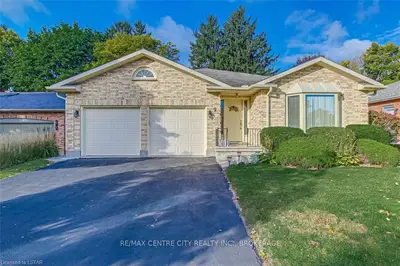 9 Doon Drive, London North, On N5x 3n9