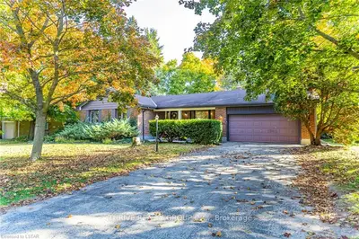 12 Outer Drive, London South, On N6p 1c7