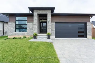 91 Kemp Crescent, Strathroy-caradoc, On N7g 0g3