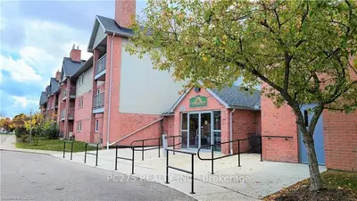 136 Conway Drive 51, London South, On N6e 3n1