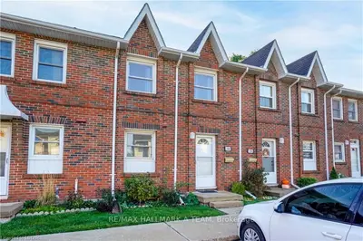 1060 Southdale Road E, London South, On N6e 1b2