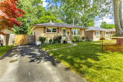 36 Thorncrest Crescent, London South, On N6j 1k3