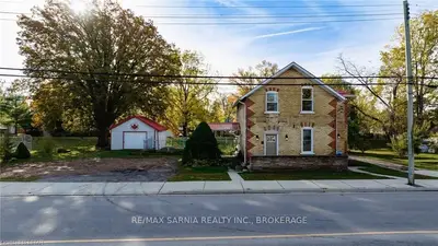 71 KING Street E, Lambton Shores, ON N0N 1J0