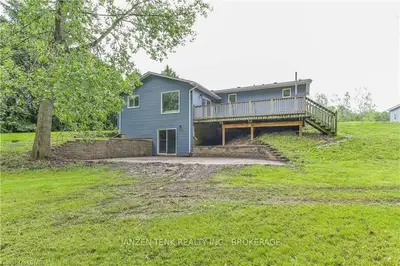 245 8TH CONCESSION Road, Norfolk County, ON N0E 1G0