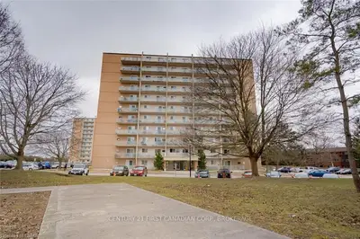 563 Mornington Avenue 811, London East, On N5y 4t8
