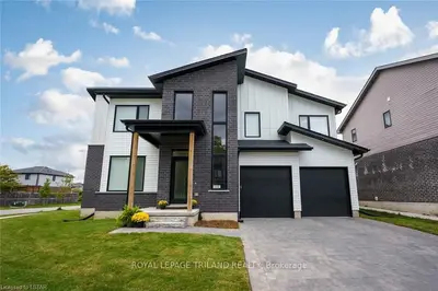 1602 Valhalla Street, London North, On N6g 0v2