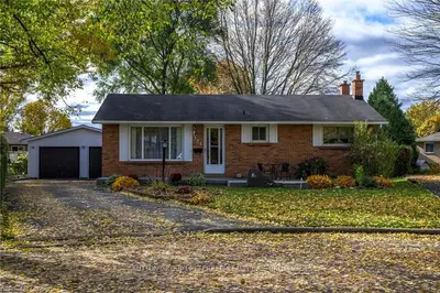 171 Aponi Place, London East, On N5v 2v2