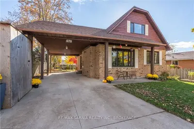570 FRONT Street, Plympton-Wyoming, ON N0N 1T0