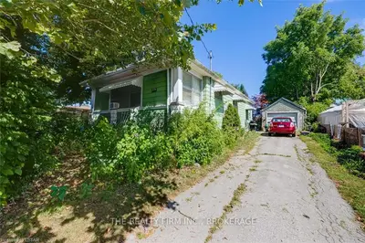 374 Winnipeg Boulevard, London East, On N5w 4v2