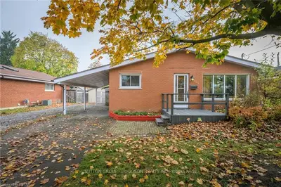 108 Bow Street, London East, On N5v 1b1