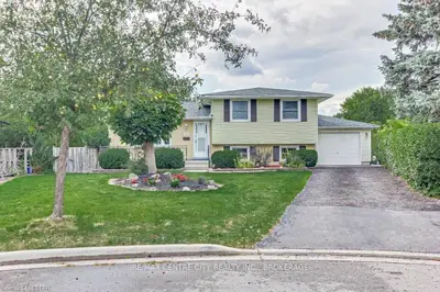 44 Masson Court, London South, On N6e 1h3