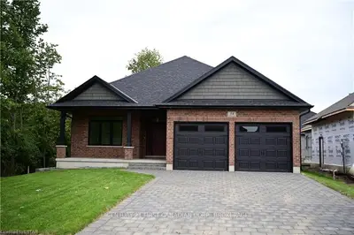 54 Elliot Street, Strathroy-caradoc, On N7g 0h1