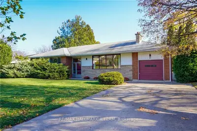 82 Rollingwood Circle, London North, On N6g 1p7