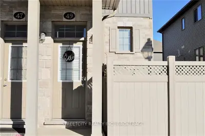 3200 Singleton Avenue 49, London South, On N0l 0c7
