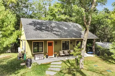 9979 NIPIGON Street, Lambton Shores, ON N0M 2L0
