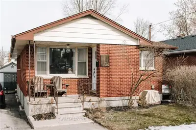 34 Emery Street W Lower, London South, On N6j 1r6