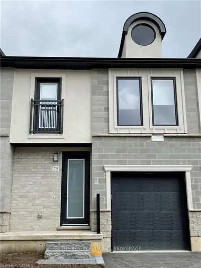 1870 Aldersbrook Gate 25, London North, On N6g 3x4