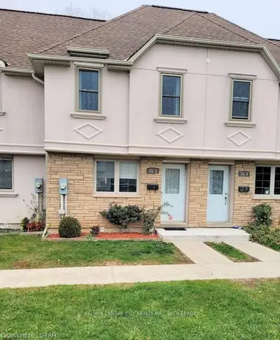 55 Blandford Street 3, Woodstock, On N4h 7h7