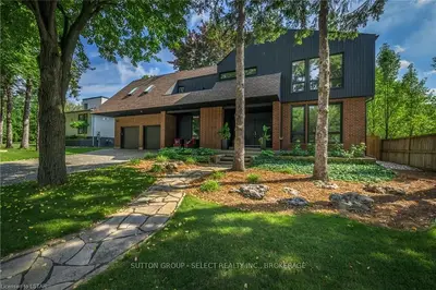 10 Shavian Court, London North, On N6g 3g9
