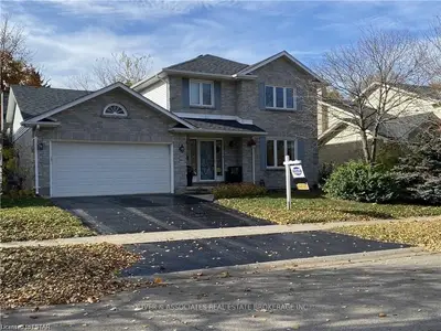 101 Whisperwood Avenue, London South, On N6k 4c1
