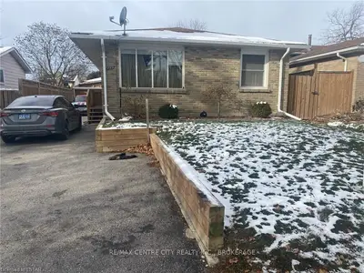 789 Nixon Avenue, London South, On N6c 3w5