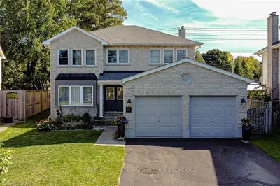 26 Colonial Crescent, London North, On N6h 4x3