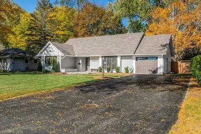 235 Front Street E, Strathroy-caradoc, On N7g 1z2