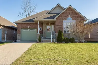 11 Holland Avenue, Aylmer, On N5h 3j2