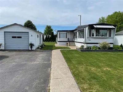 9 George Street, Strathroy-caradoc, On N7g 3k9