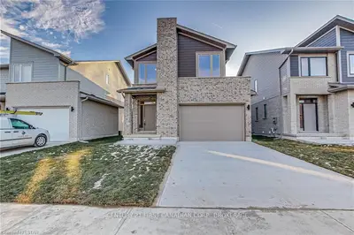 2072 Evans Boulevard, London South, On N6m 0j6
