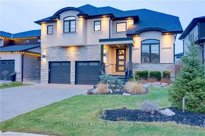 2073 Tyson Walk, London South, On N6k 4r6
