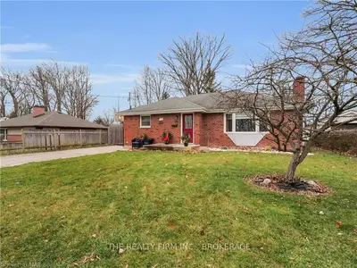 290 Ridgewood Crescent, London South, On N6j 3g6