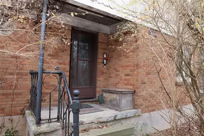 822 Commissioners Road W, London South, On N6k 1c2