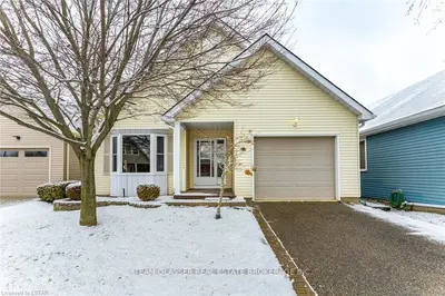 39 Sinclair Drive, Tillsonburg, On N4g 5l7