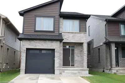 2154 Tribalwood Street, London North, On N6g 0r5