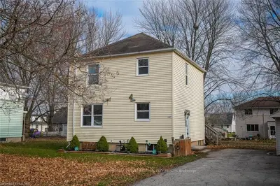 127 KENSINGTON Crescent, South Huron, ON N0M 1Y0