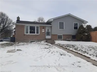73 Nicholas Crescent, London South, On N6e 2e8