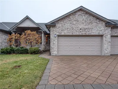 44 Edgevalley Road 32, London East, On N5y 5p6