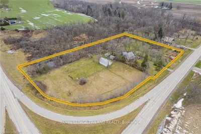 8678 ARKONA Road, Lambton Shores, ON N0M 2N0