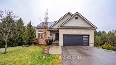 8583 Falconbridge Drive, Strathroy-caradoc, On N0l 1w0