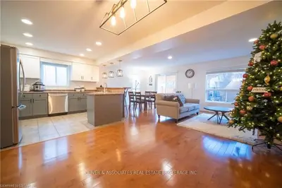 743 Pinecourt Place, London North, On N5x 4l5