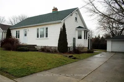 366 Edward Street, South Huron, ON N0M 1S0
