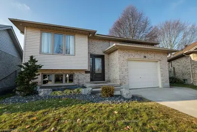 64 Moffatt Lane, Strathroy-caradoc, On N7g 4a7