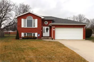 15 Calvin Court, Strathroy-caradoc, On N7g 3y8